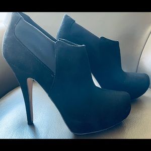 Jessica Simpson black suede bootie, sz 7.5
